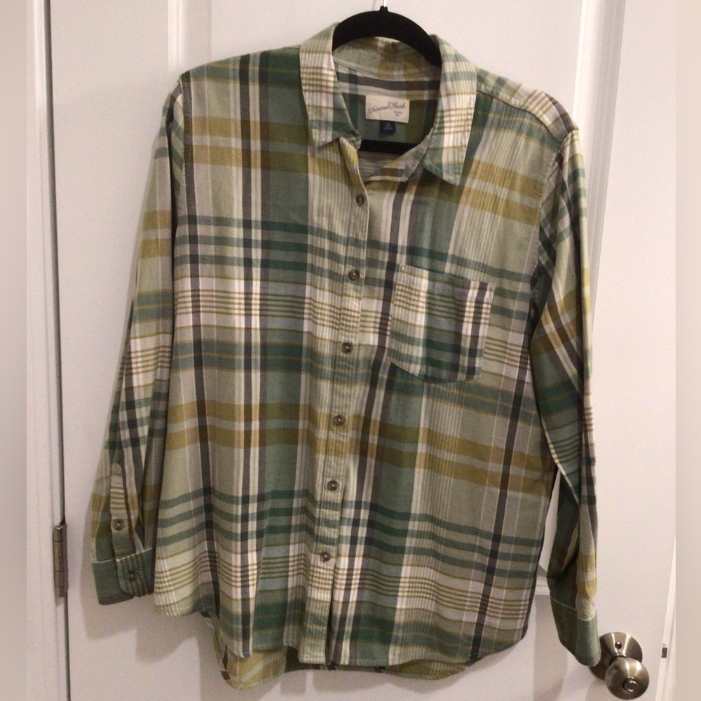 Women’s flannel shirt, size medium